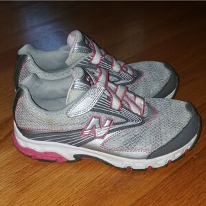 New Balance 687 Sneakers